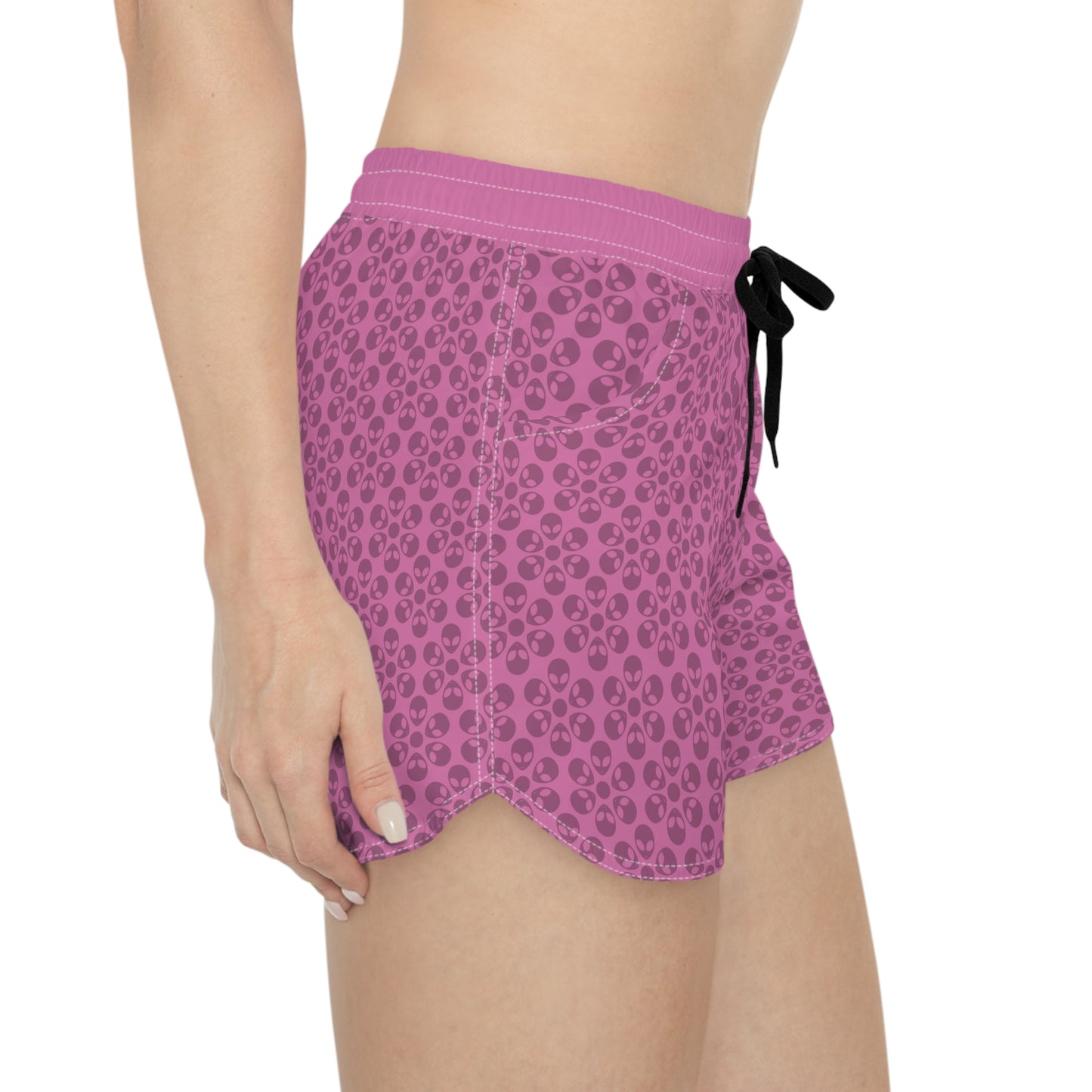 Casual Alien Print Shorts for Women Fashionable Summer Loungewear Perfect for Lounging Yoga Beach Summer Vacations Gifts Alien Flowers Light Pink