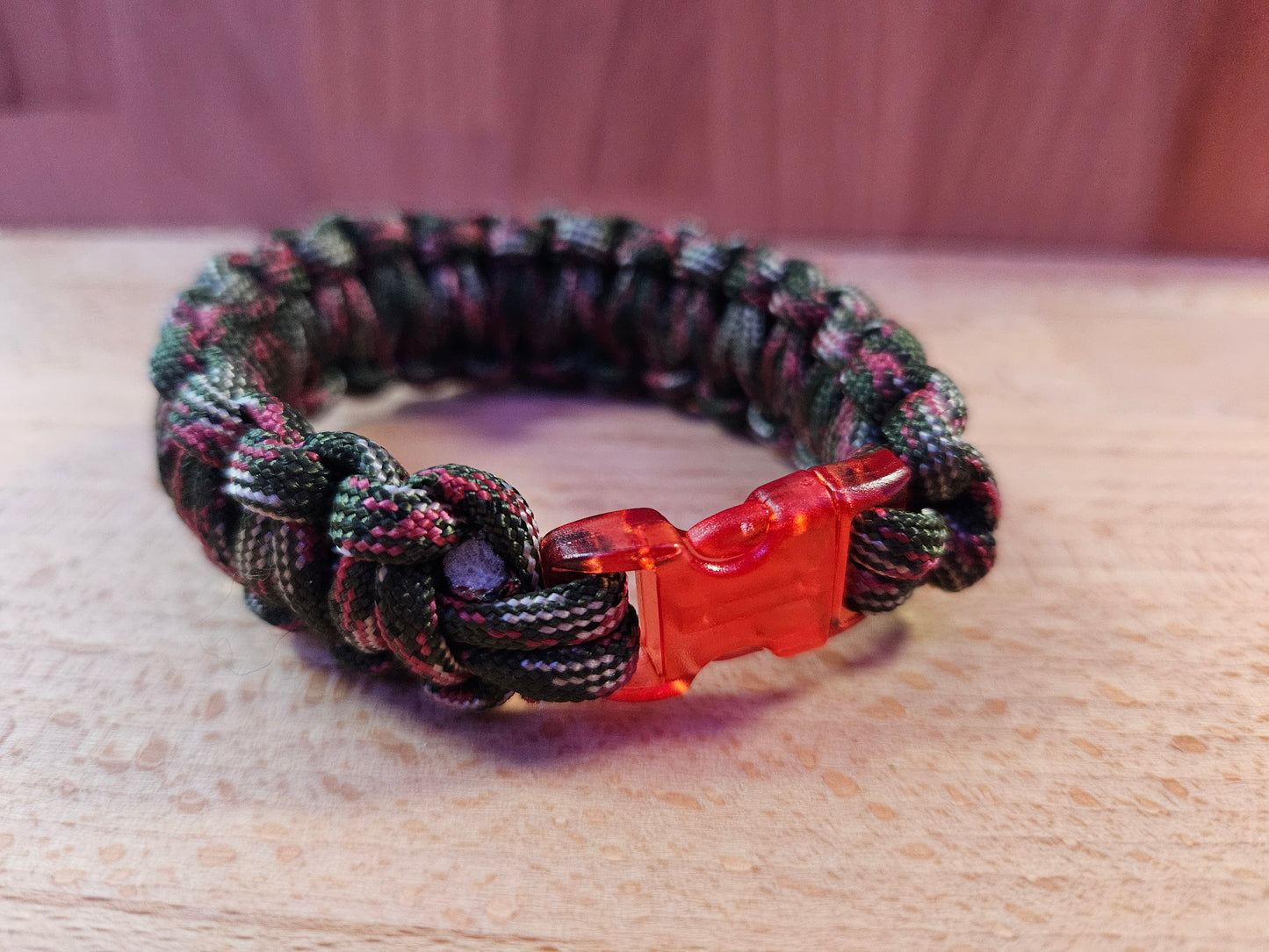 Handmade 550 Paracord Bracelet - Clear Micro Buckle - Red/Green Camo