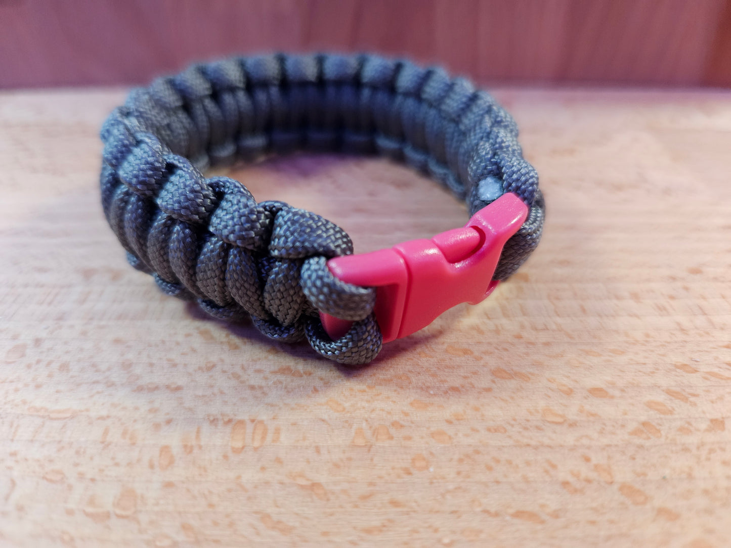Handmade 550 Paracord Bracelet - Micro Buckle - Grey