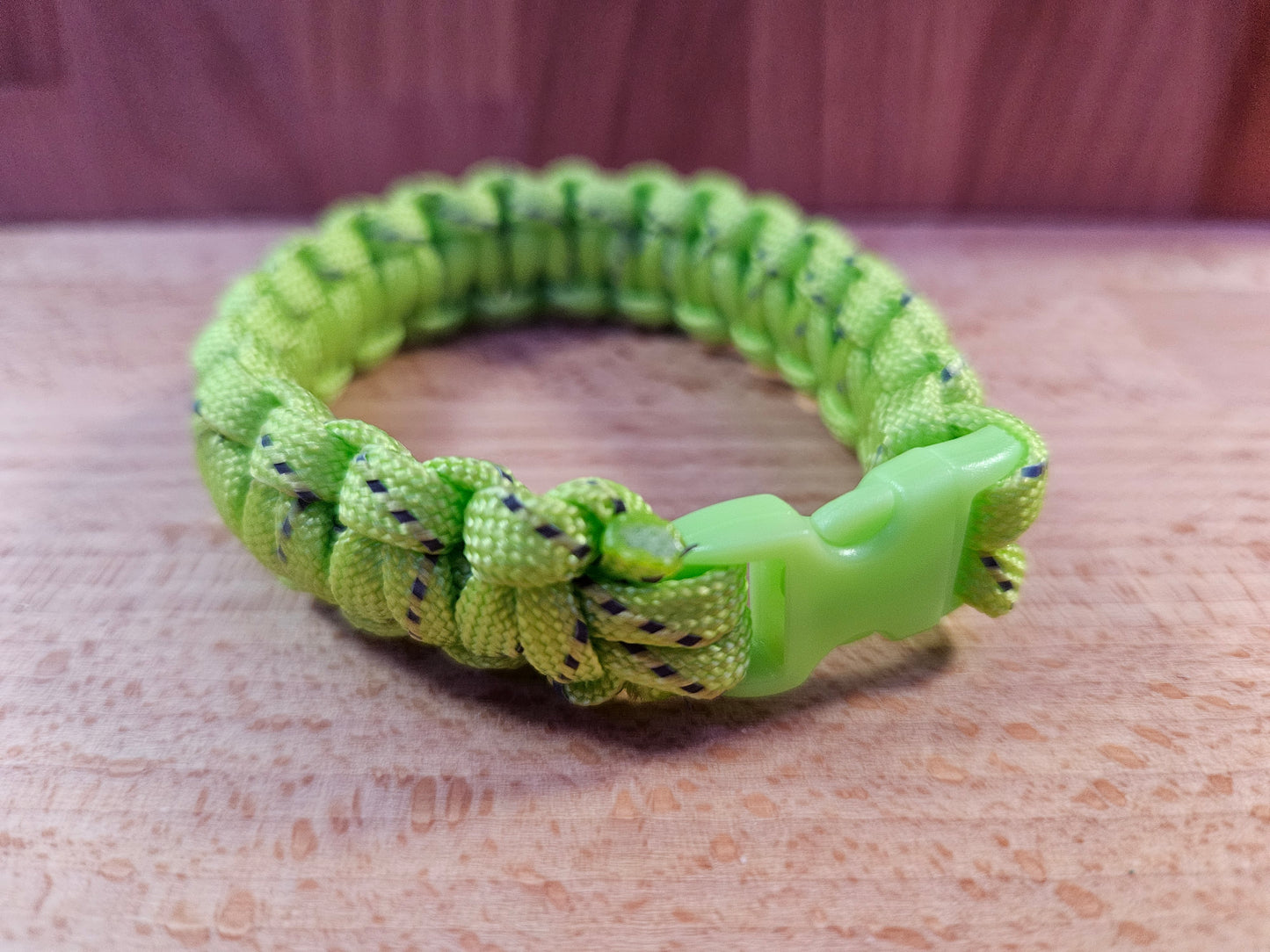 Handmade 550 Paracord Bracelet - Micro Buckle - Green