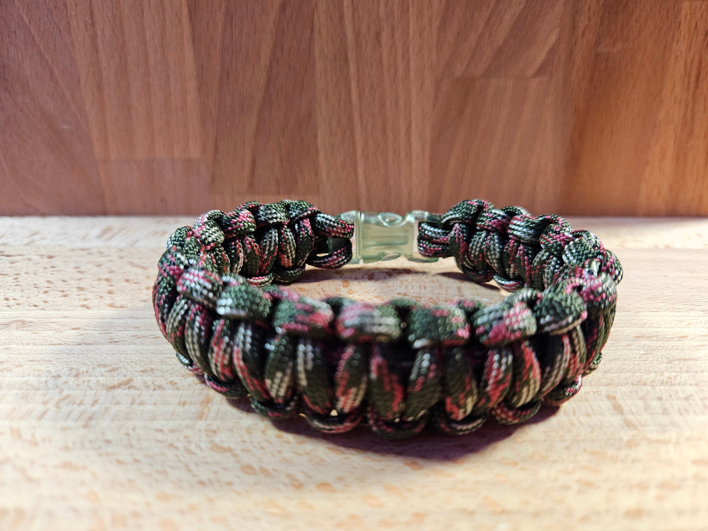 Handmade 550 Paracord Bracelet - Clear Micro Buckle - Red/Green Camo