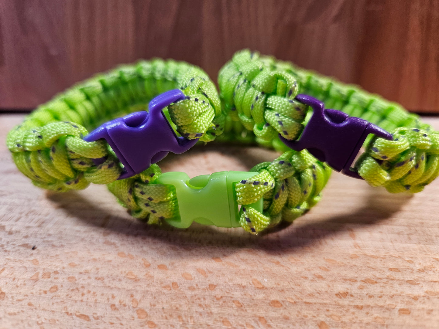 Handmade 550 Paracord Bracelet - Micro Buckle - Green