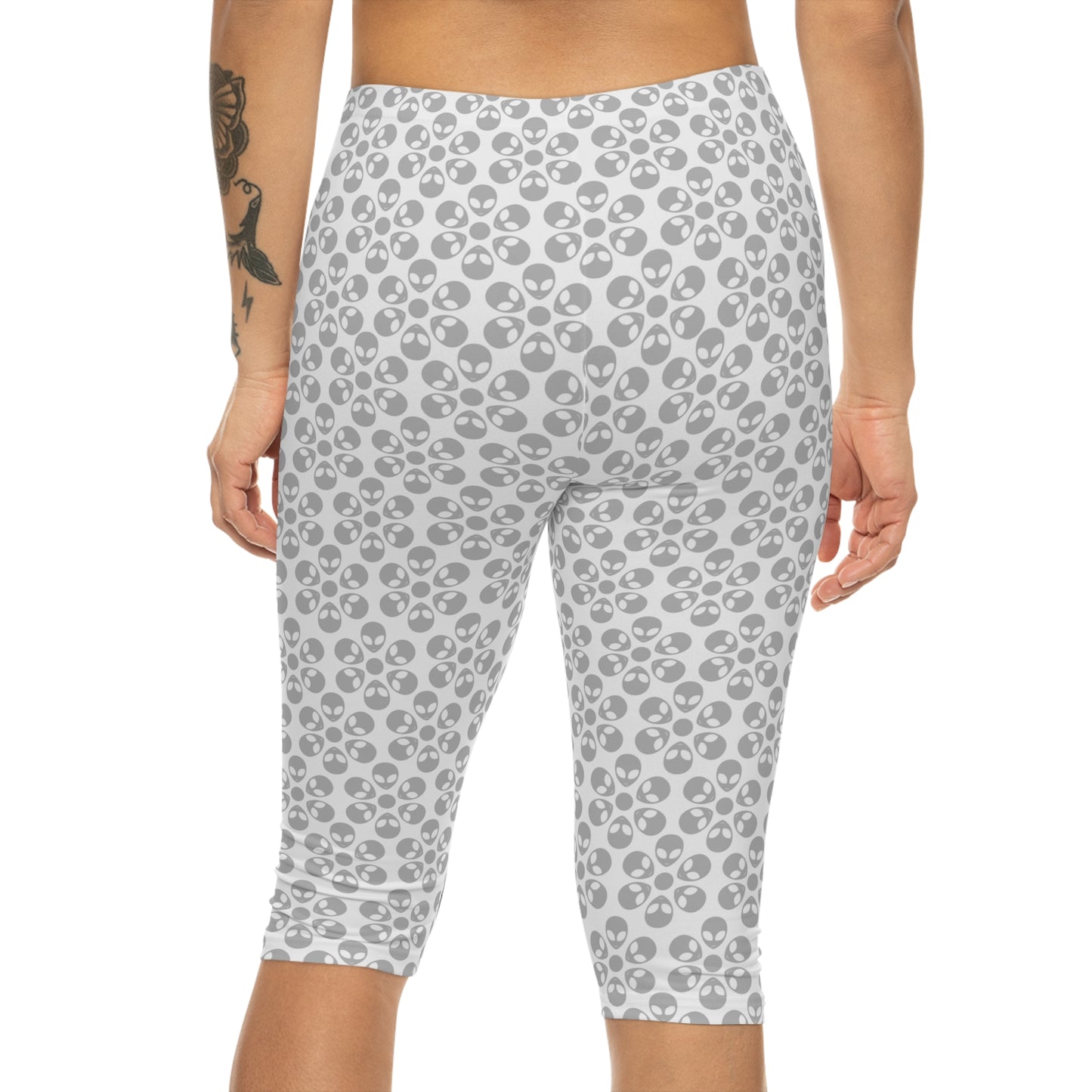Women’s Capri Leggings Alien Flowers Dark Grey