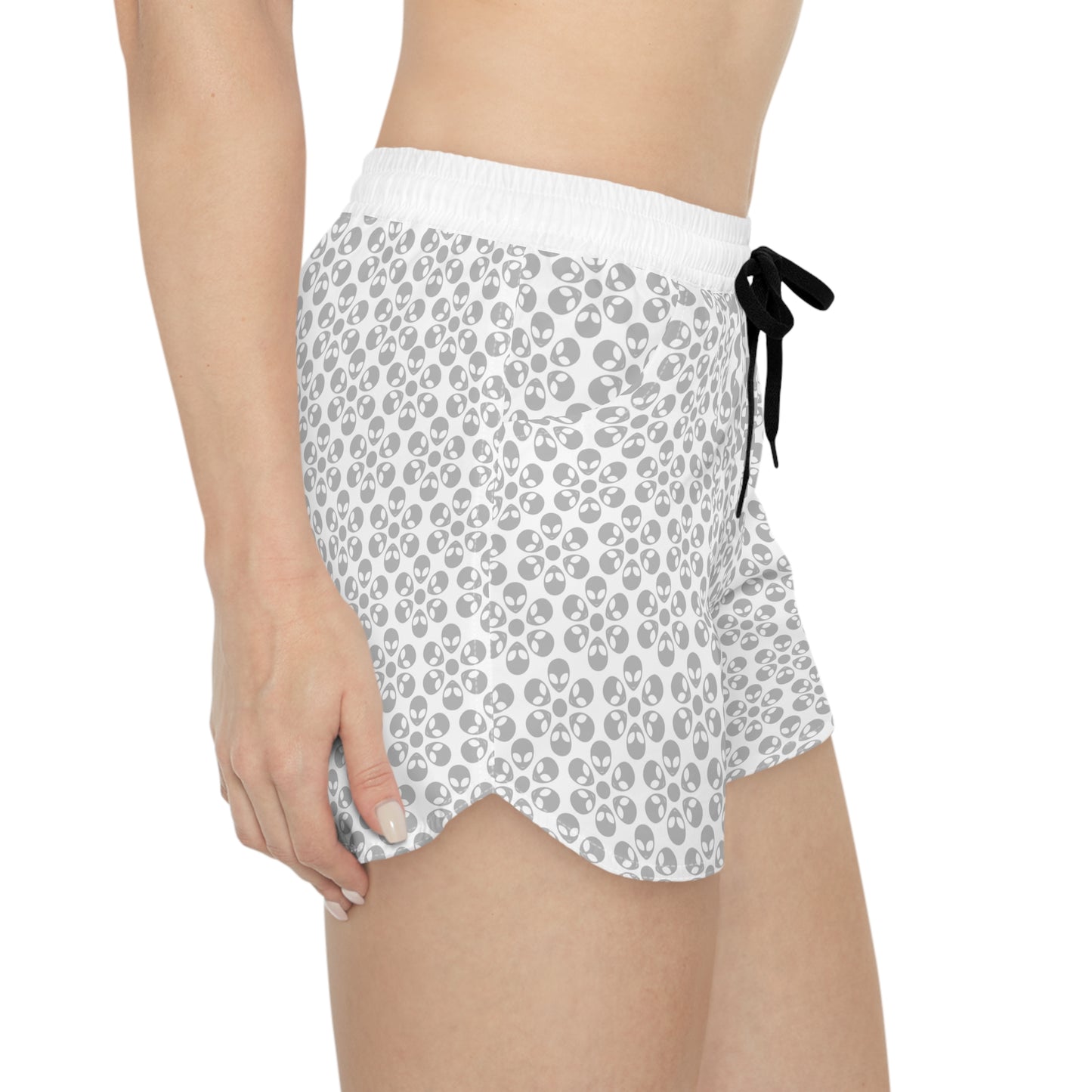 Casual Alien Print Shorts for Women Fashionable Summer Loungewear Perfect for Lounging Yoga Beach Summer Vacations Gifts Alien Flowers White