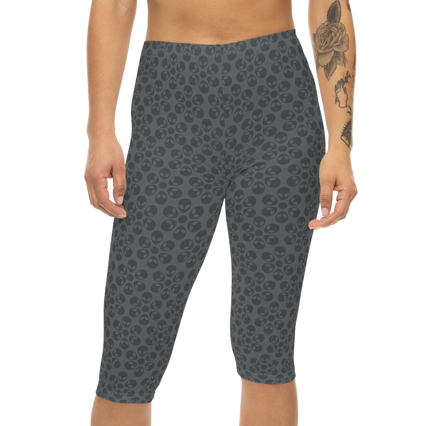 Women’s Capri Leggings Alien Flowers Dark Grey