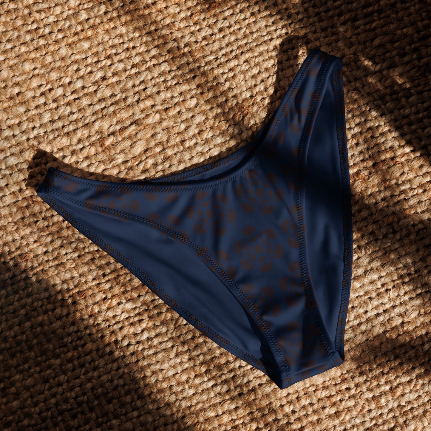 Alien Flowers - Recycled V-cut bikini bottom - Navy.