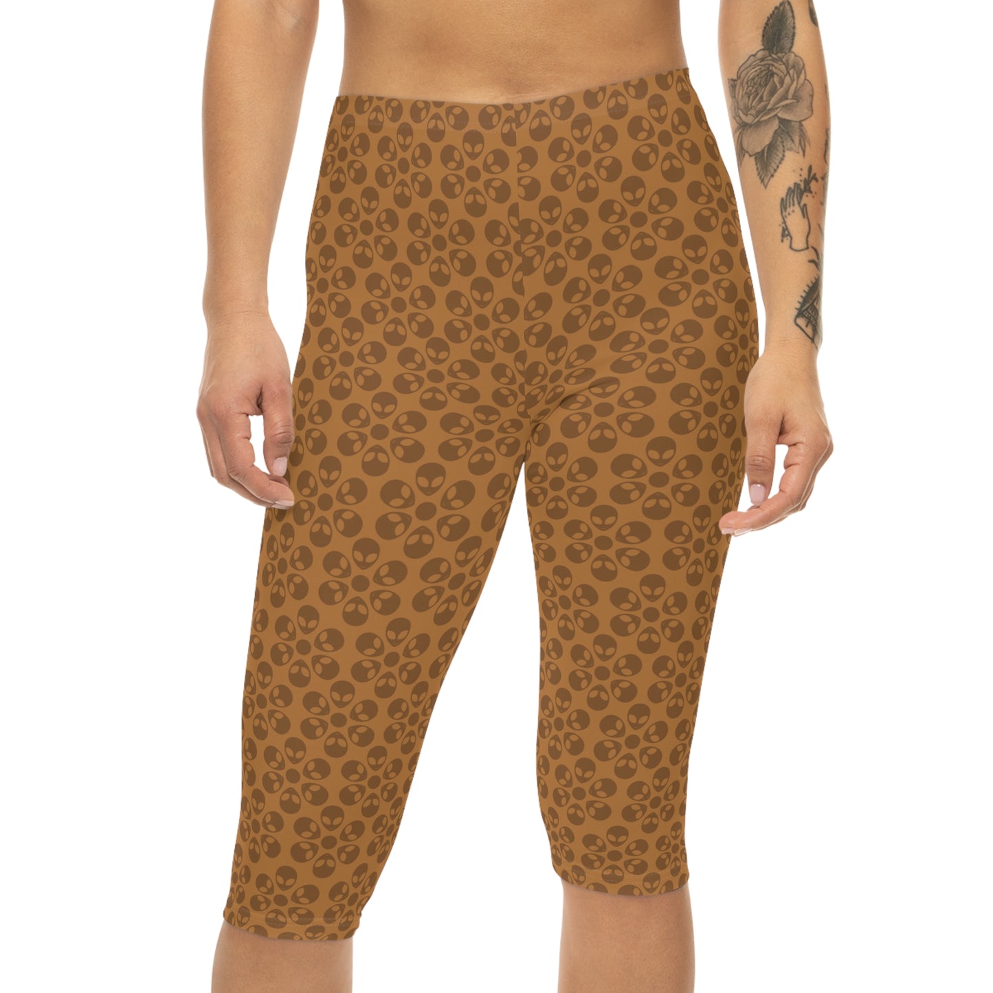 Women’s Capri Leggings Alien Flowers Light Brown