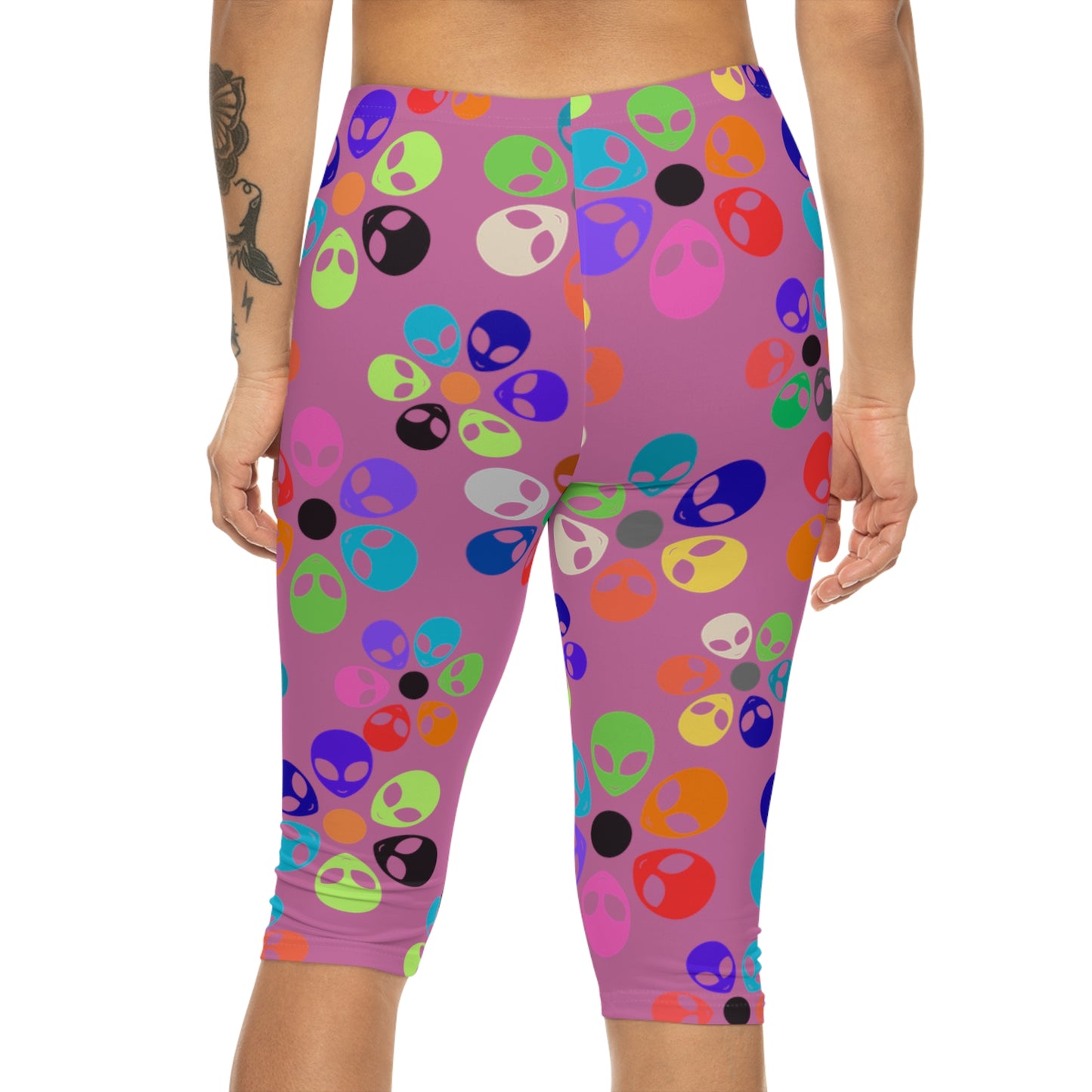 Vibrant Alien Print Capri Leggings for Women Fun Workout Pants Festival Wear Casual Summer Stylish Leggings Unique Gift Idea Alien Rainbow Flowers Light Pink