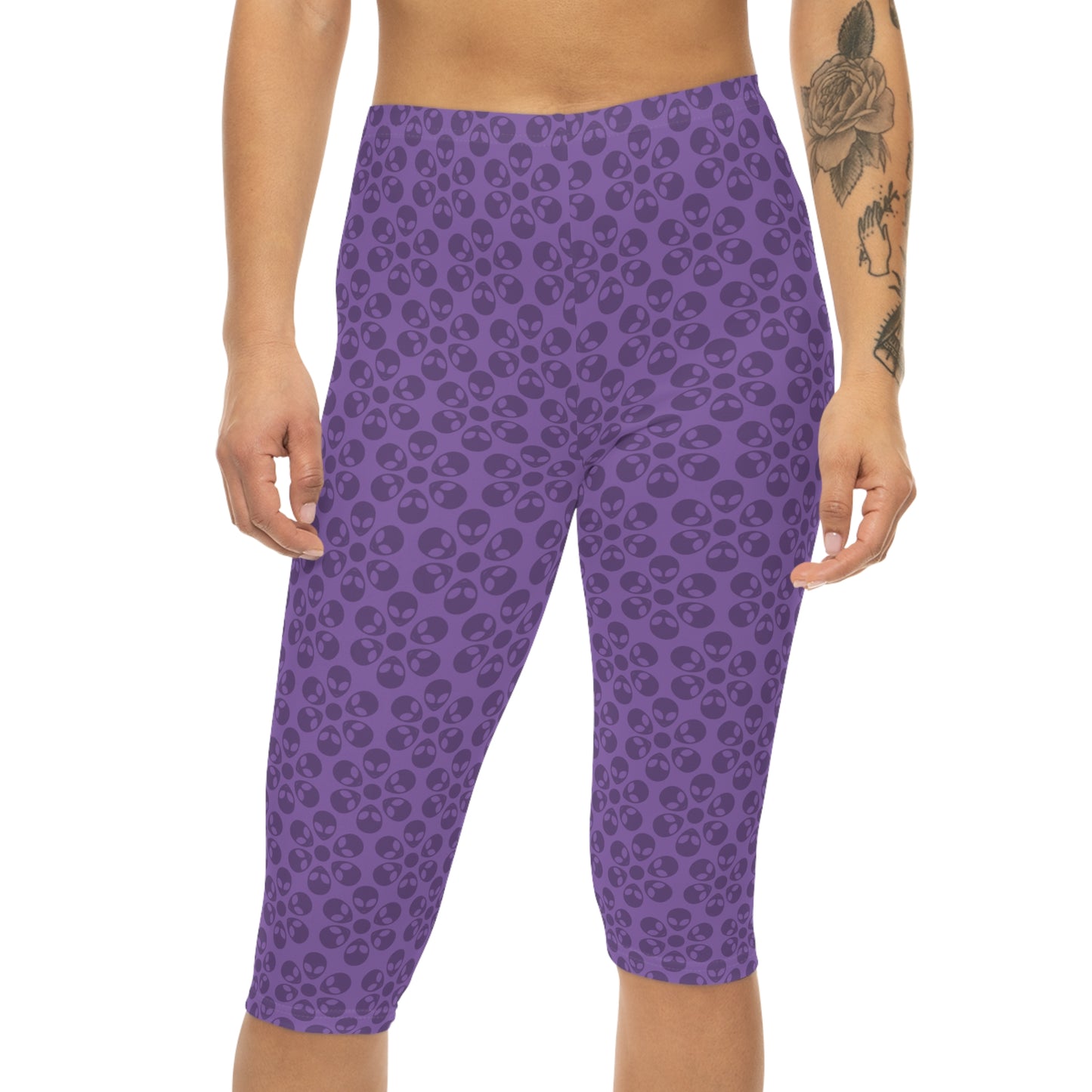 Women’s Capri Leggings Alien Flowers Light Purple