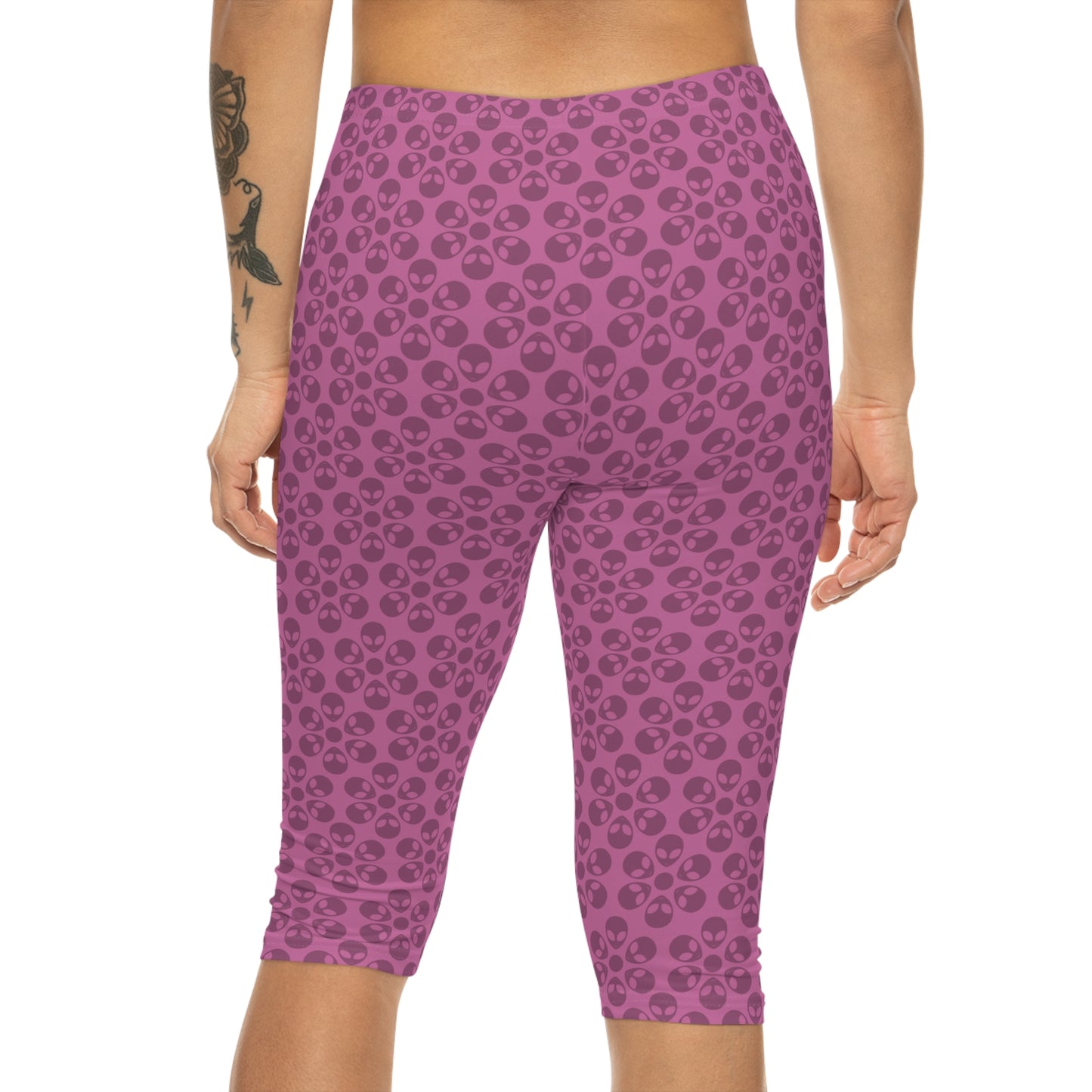 Women’s Capri Leggings Alien Flowers Light Pink