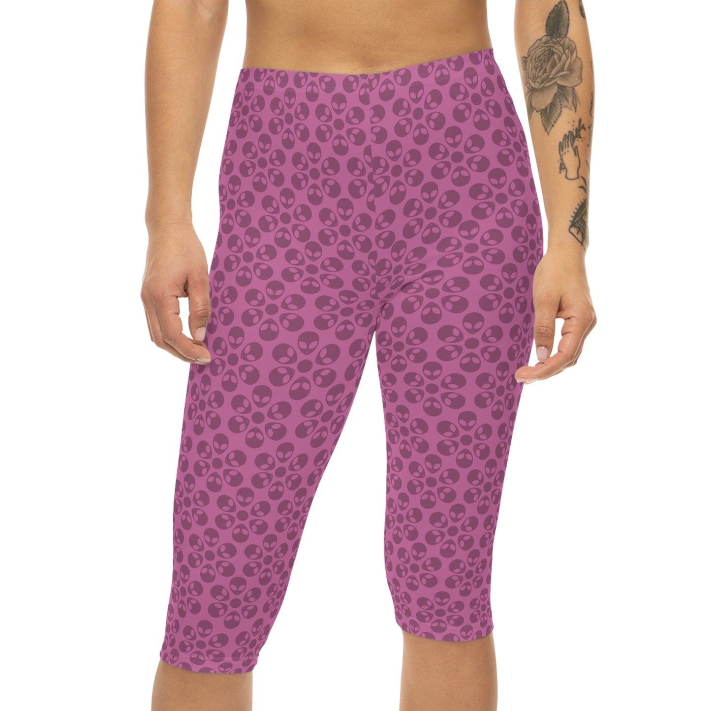Women’s Capri Leggings Alien Flowers Light Pink
