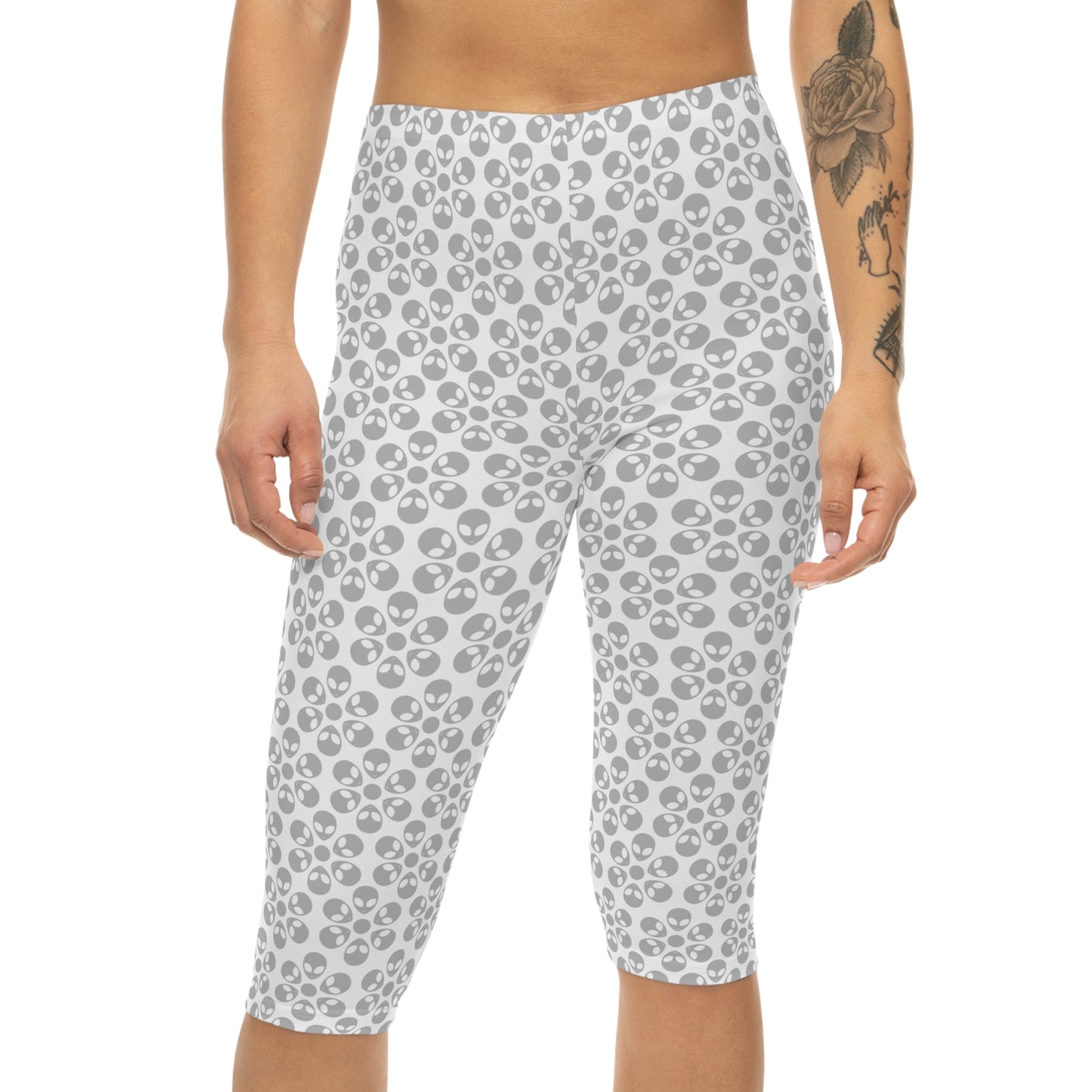 Women’s Capri Leggings Alien Flowers Dark Grey