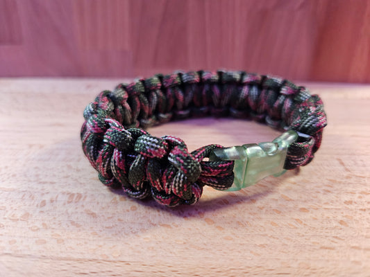 Handmade 550 Paracord Bracelet - Clear Micro Buckle - Red/Green Camo