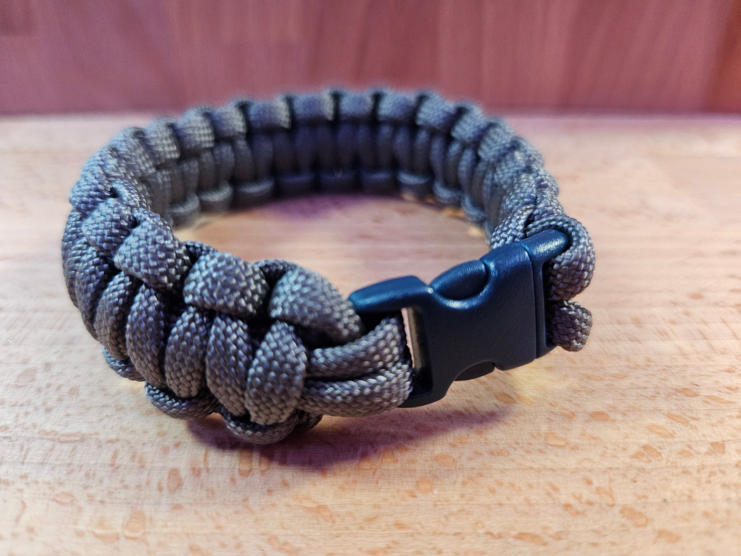 Handmade 550 Paracord Bracelet - Micro Buckle - Grey
