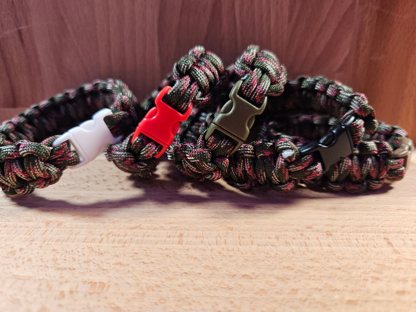 Handmade 550 Paracord Bracelet - Micro Buckle - Red/Green Camo