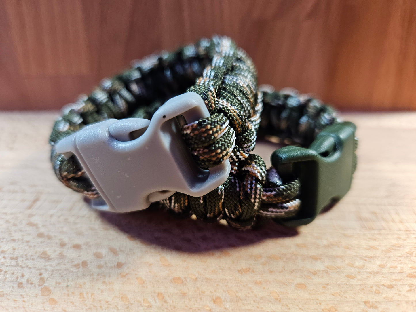 Handmade 550 Paracord Bracelet - Mini Buckle - Green Camo