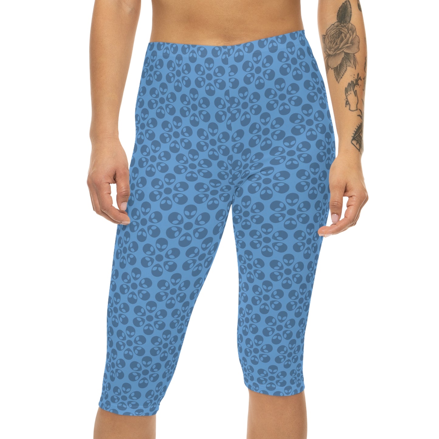Women’s Capri Leggings Alien Flowers Light Blue